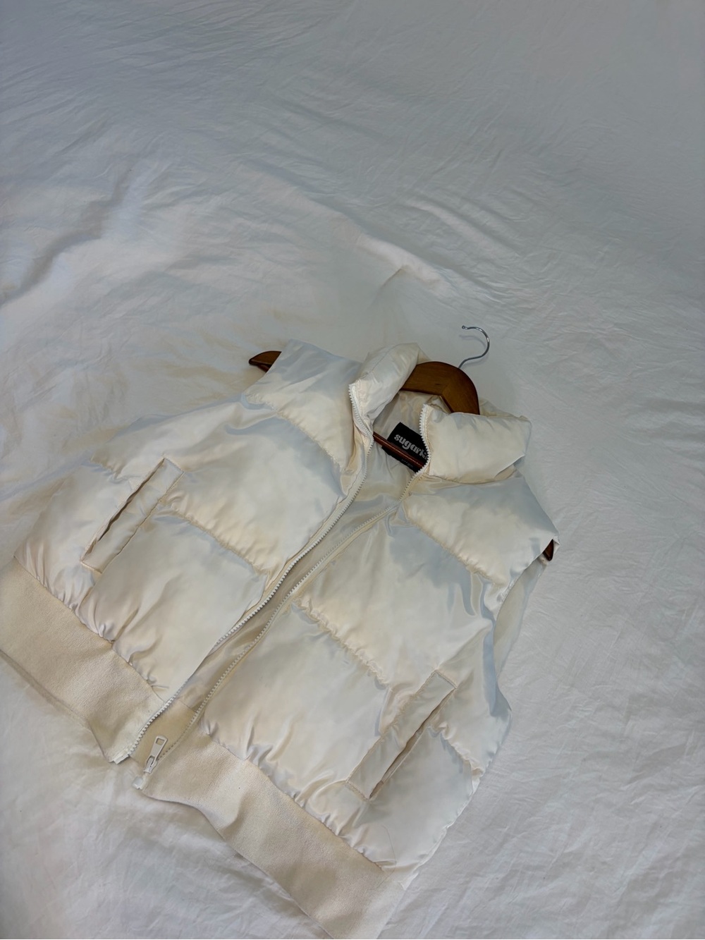 Women's Ivory Sleeveless Puffer Vest with High Collar - Unknown Brand